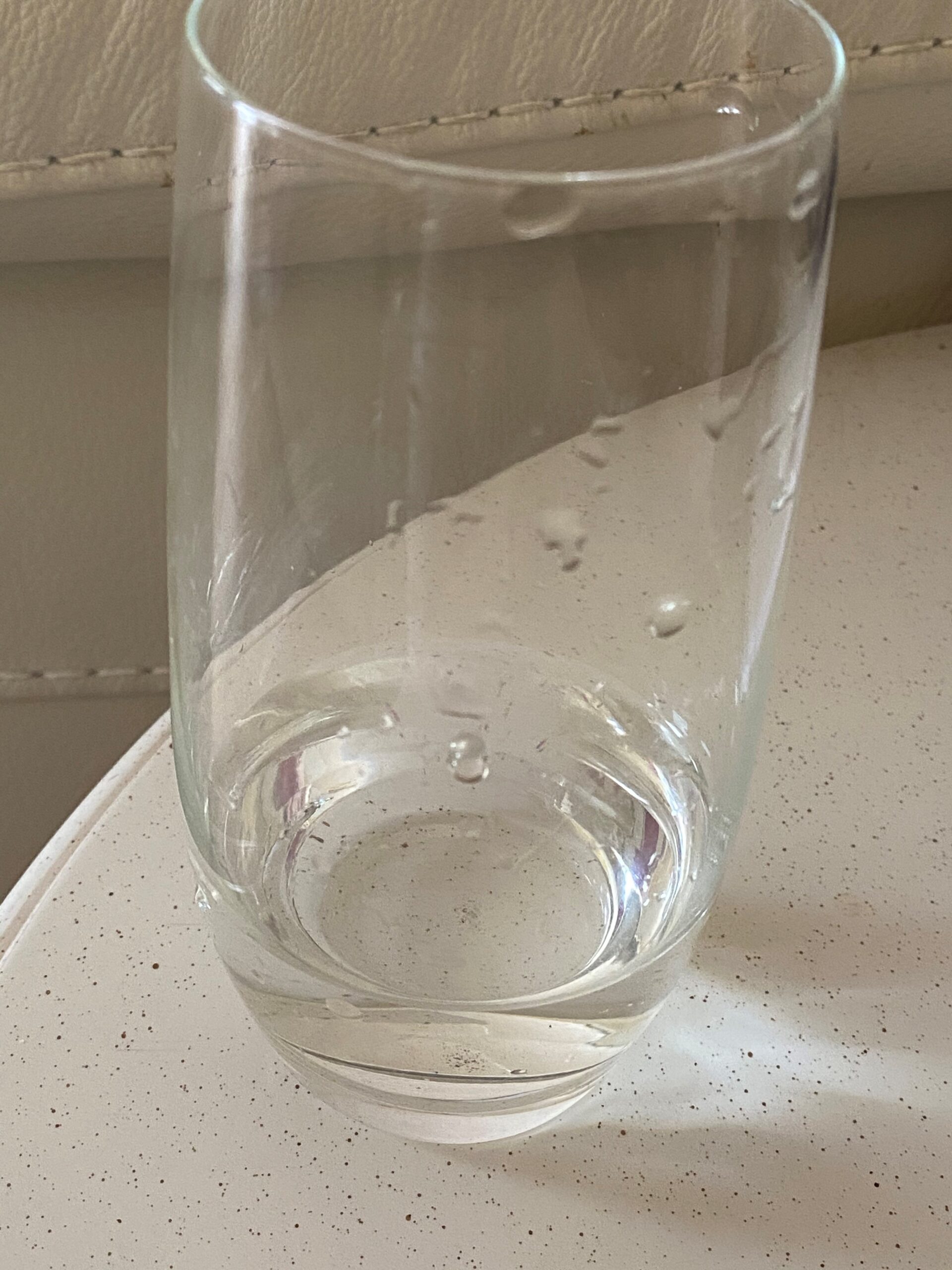 Wasser von abgelassenen Heizkoerper scaled Naturkosmetik kaufen, Behandlungen buchen PEN-YANG Wasser im Test 2025 – Spitzenbewertung für die Wasserenergetisierung